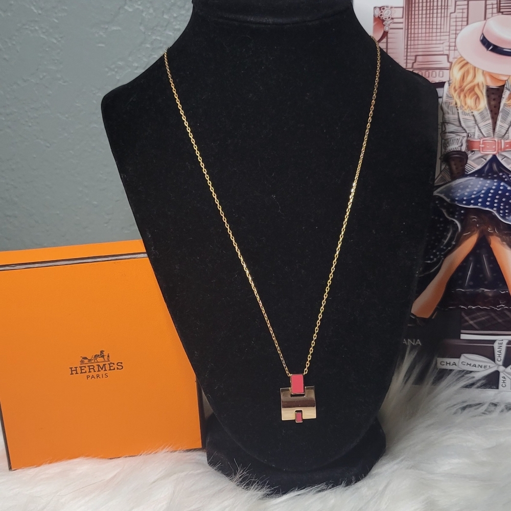 ❌SOLD❌Hermes Eileen Pink Lacquered Pendant Necklace With Rose Gold Plated
